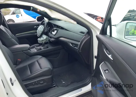 2021 Cadillac Xt4 Fwd Premium Luxury z USA, uszkodzony, nr VIN 1GYFZCR42MF000425